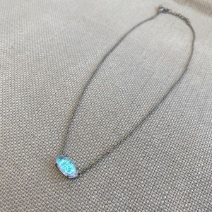 Kendra Scott short pendant necklace